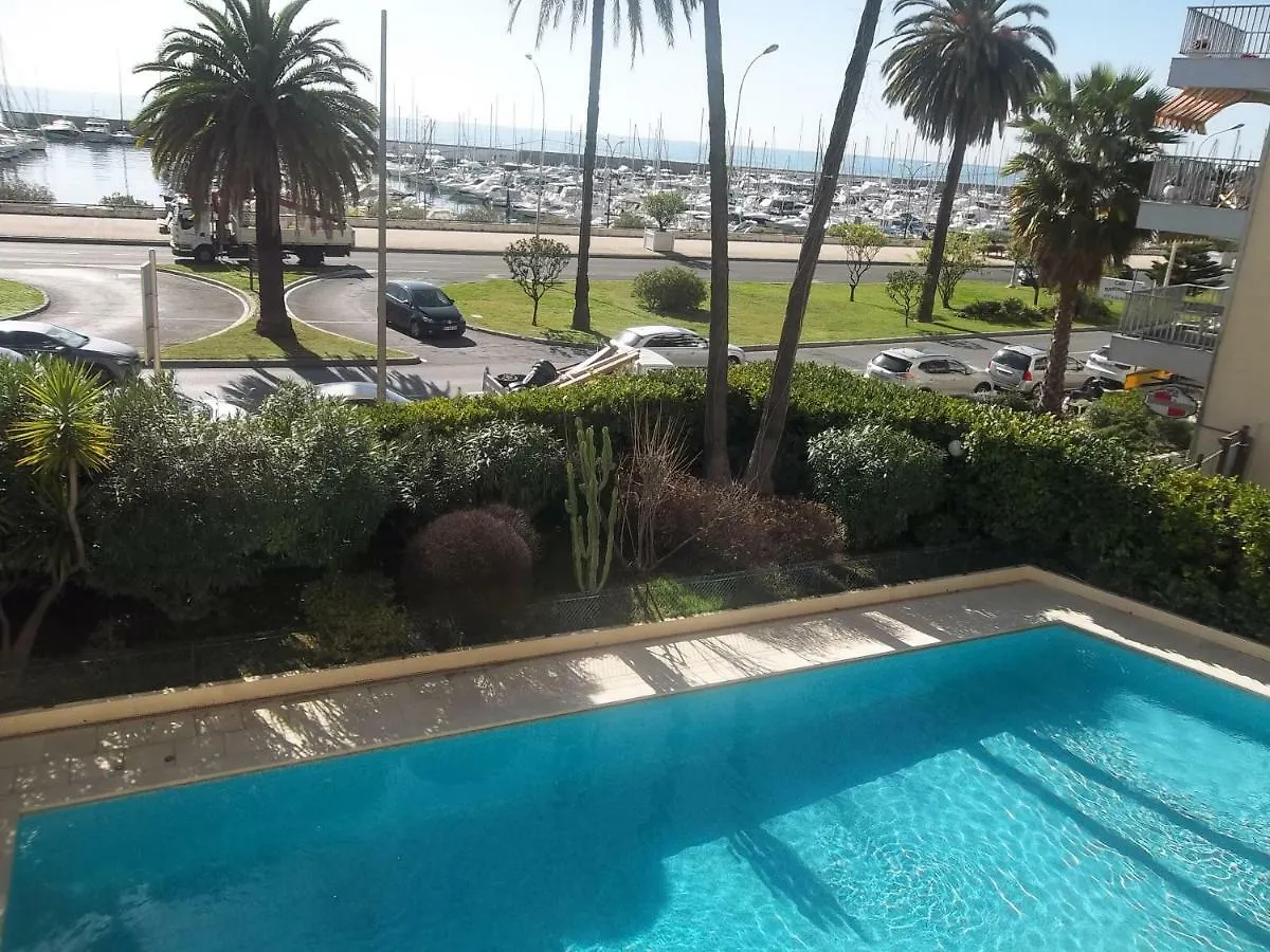 Appartement Front De Mer Avec Piscine Menton
